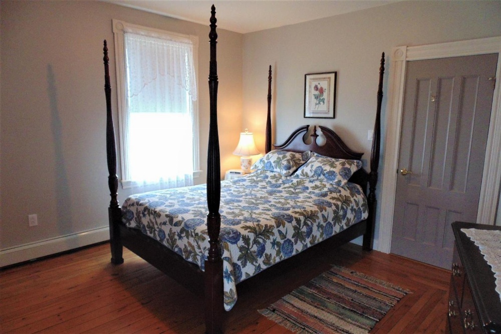Hillcrest Hall Country Inn